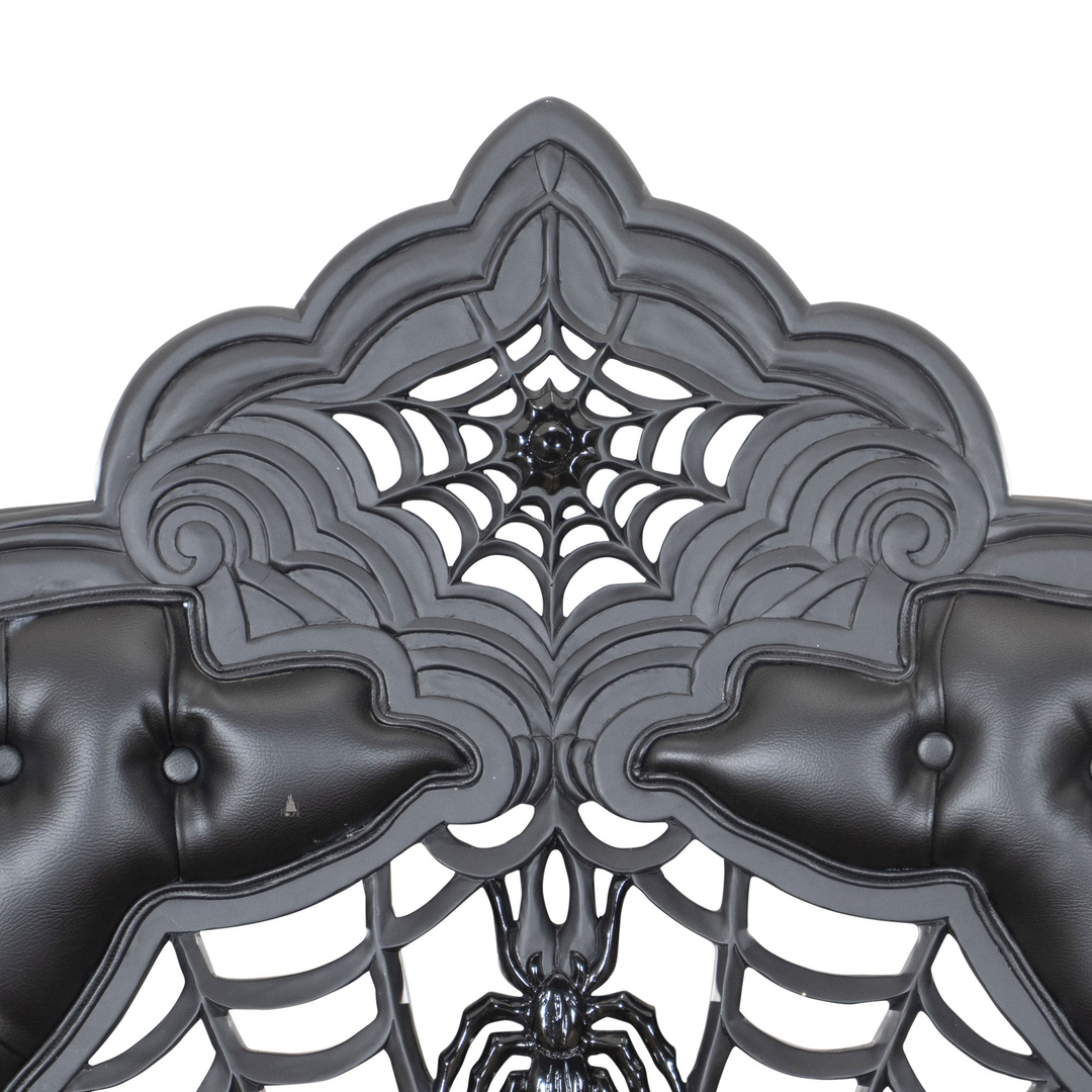 Stunning spider details of the arachnid bedhead
