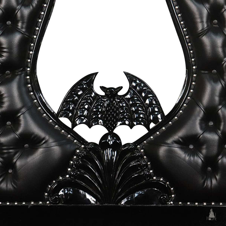 Closeup of the Queen of the Damned Bat Detail