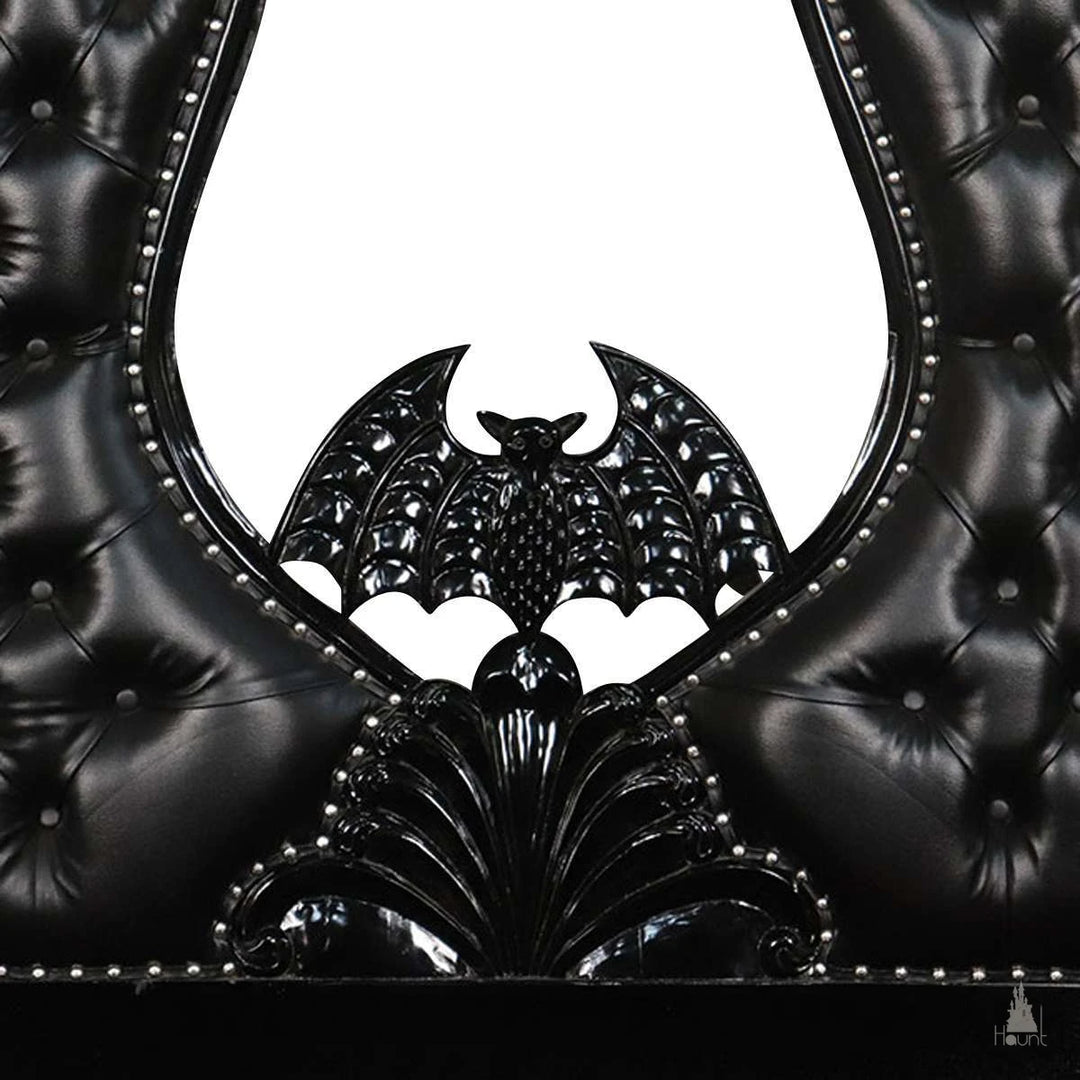 Closeup of the Queen of the Damned Bat Detail